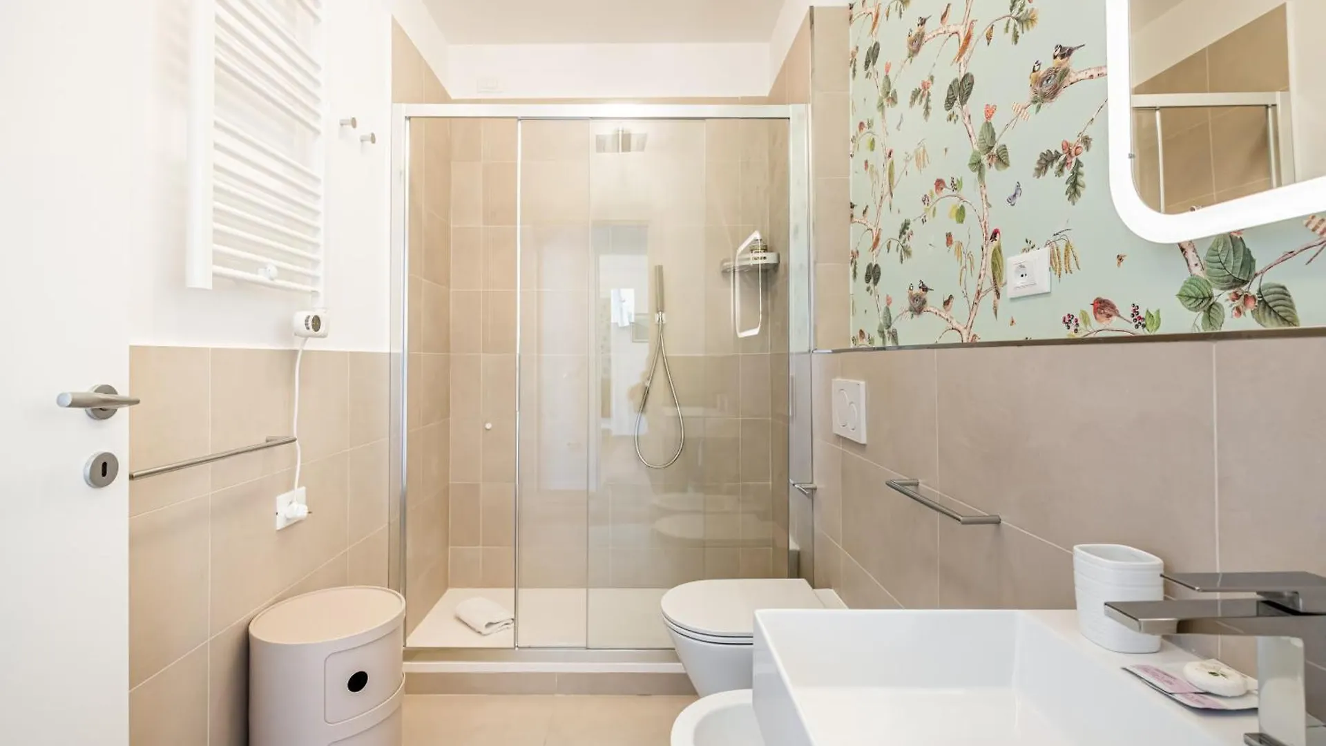 Florence Charme Superior Apartment With Balcony
